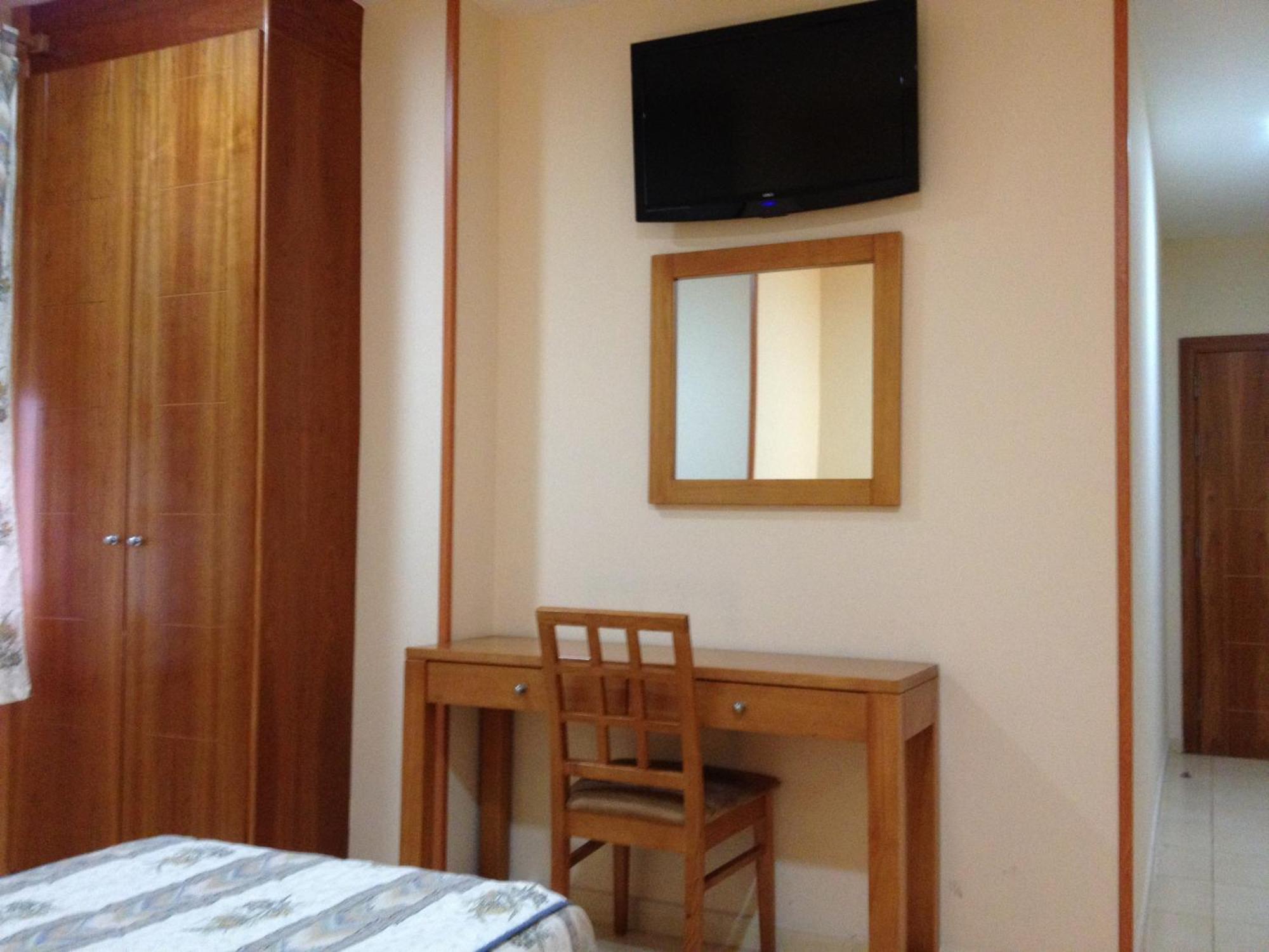 Hostal Aeropuerto — Photos 1